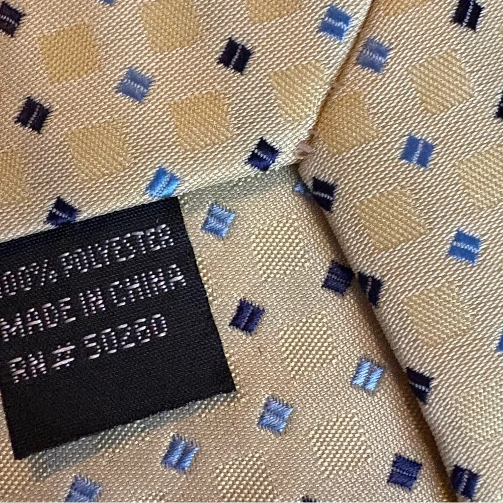Lot of two boys clip on ties 1 dockers silk yellow, 1 unbranded yellow polyester